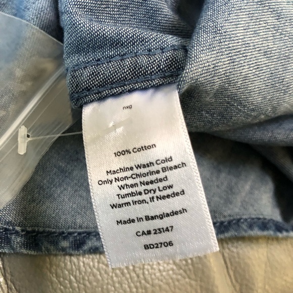 Talbots women’s denim shirt - Picture 8 of 8